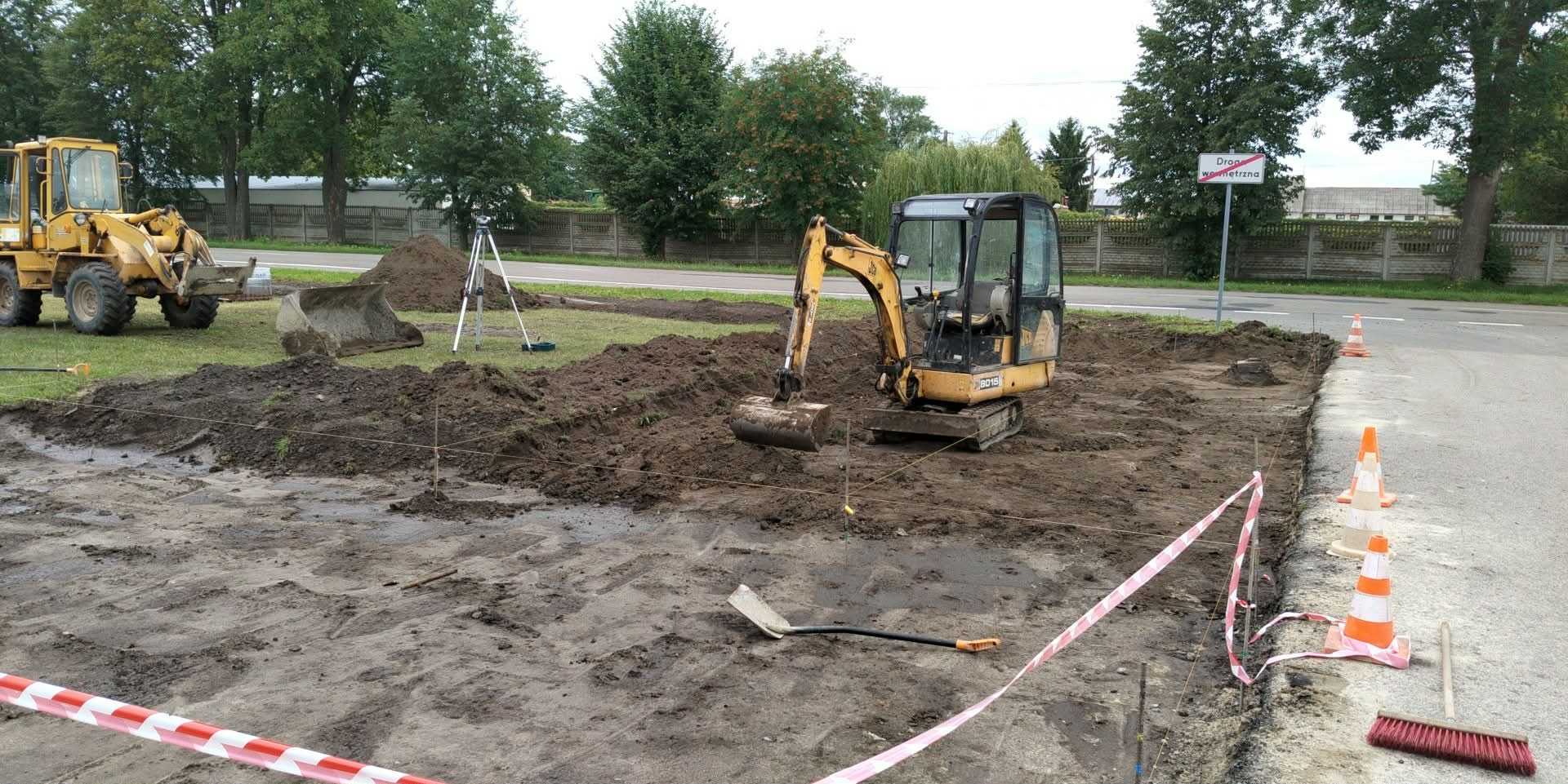 Zdjęcie do artykułu: Realizacja inwestycji: „Utwardzenie miejsc postojowych w miejscowości Ulhówek na działkach nr 65, 67”